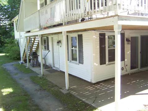 18 Plaza Village Road Plymouth NH 03264
