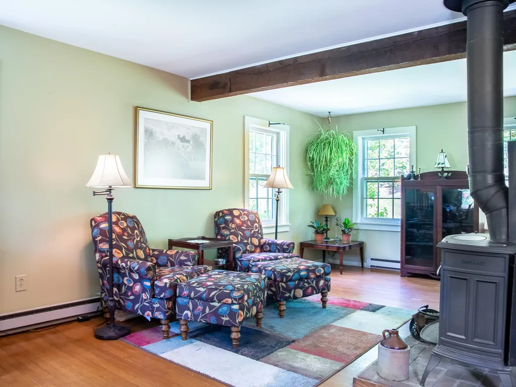 125 Carlyle Road Warren VT 05674