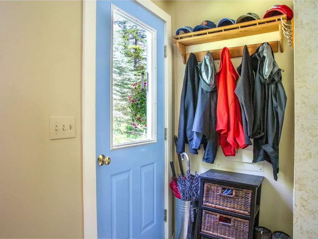125 Carlyle Road Warren VT 05674
