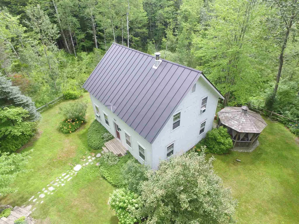 125 Carlyle Road Warren VT 05674