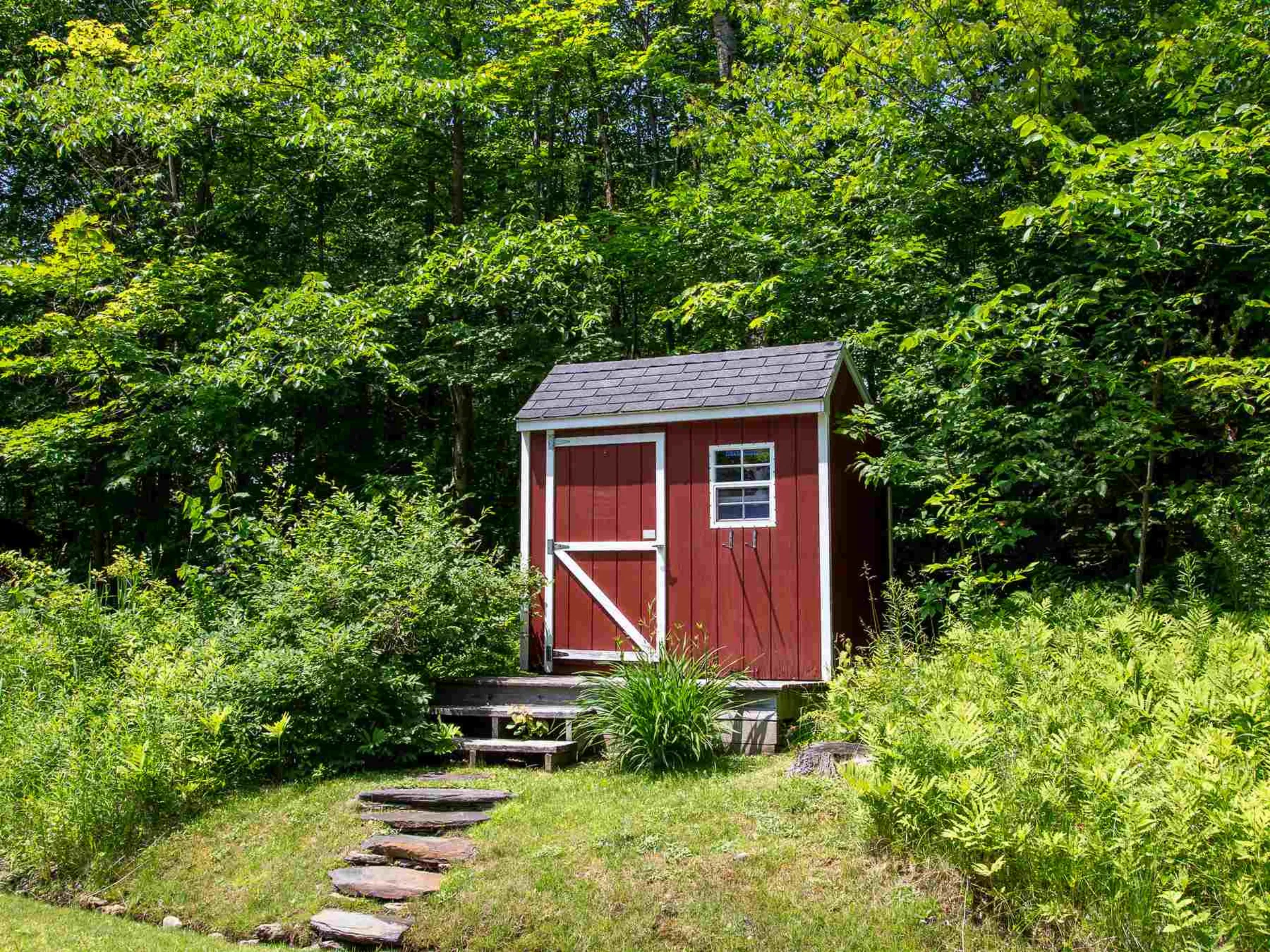 125 Carlyle Road Warren VT 05674