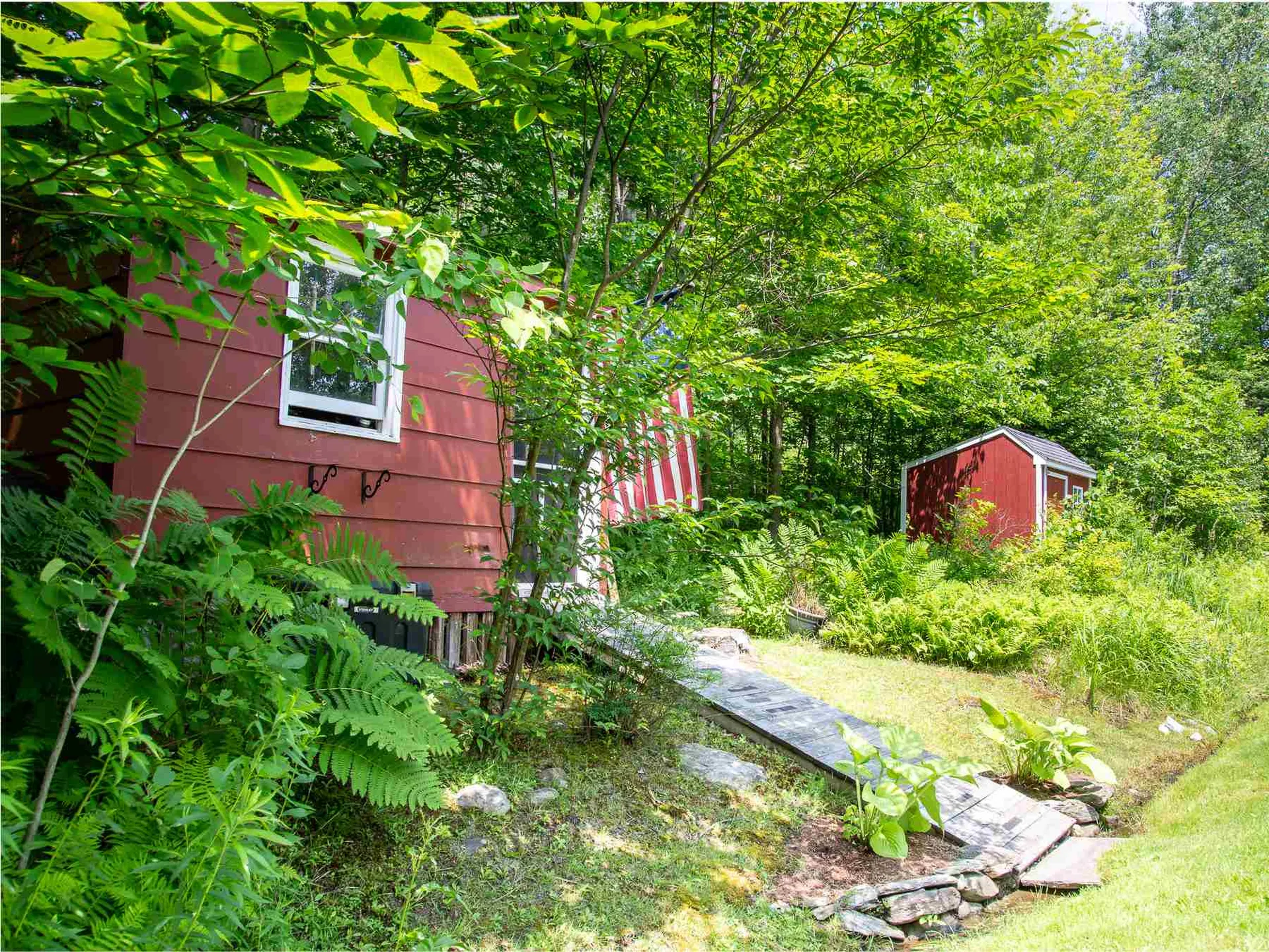 125 Carlyle Road Warren VT 05674