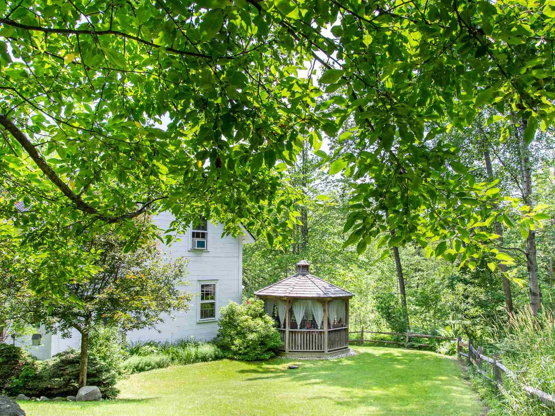 125 Carlyle Road Warren VT 05674