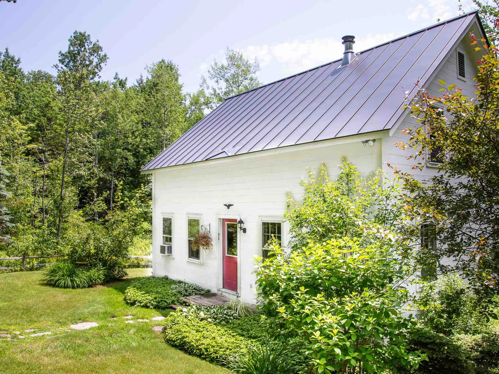 125 Carlyle Road Warren VT 05674