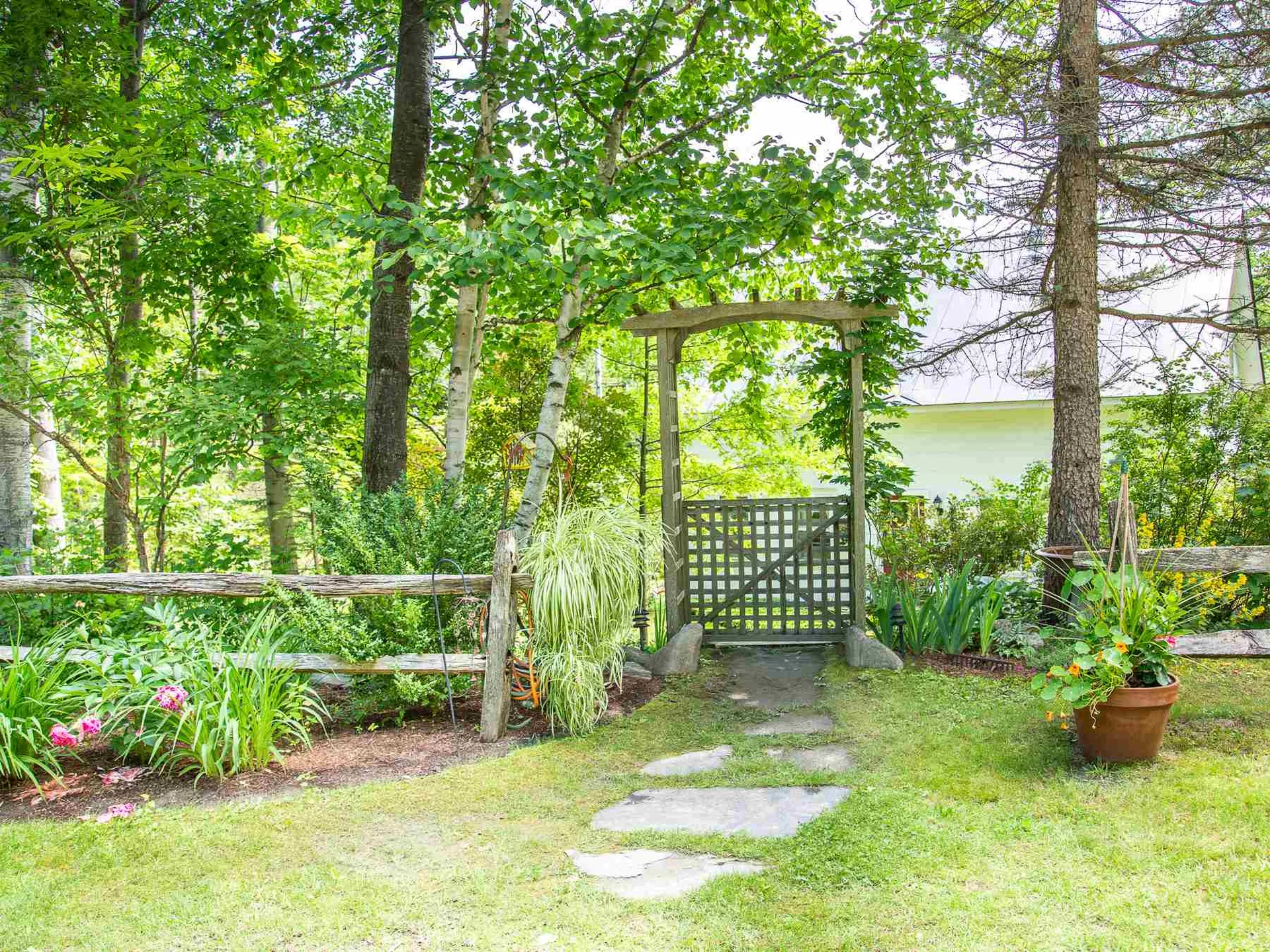 125 Carlyle Road Warren VT 05674
