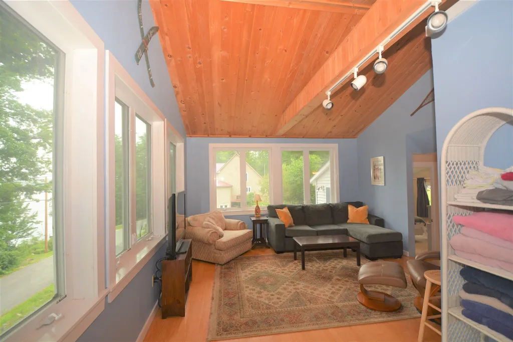 47 Oakdale Road Bradford NH 03221