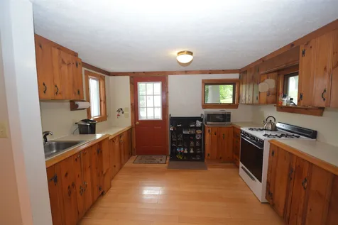 47 Oakdale Road Bradford NH 03221