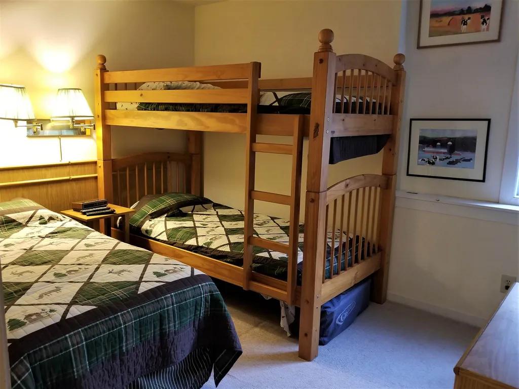 34 Paradise Way Warren VT 05674