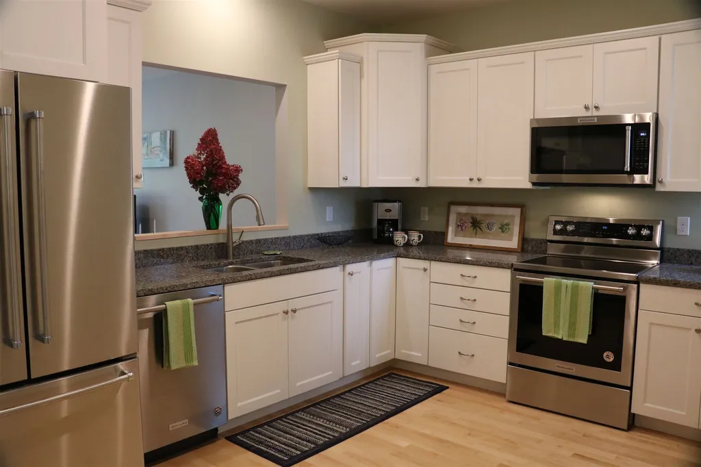 31 Clover Lane Hinesburg VT 05461