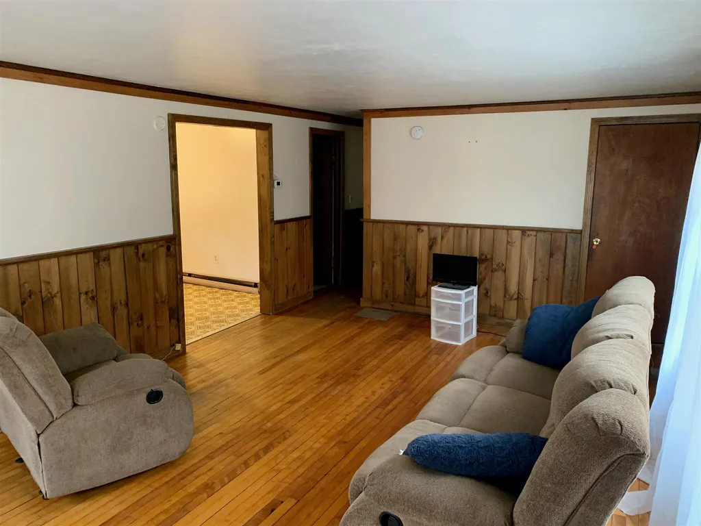 33 Edwards Street Colebrook NH 03576