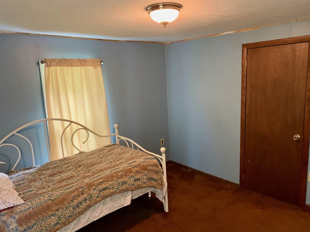 33 Edwards Street Colebrook NH 03576