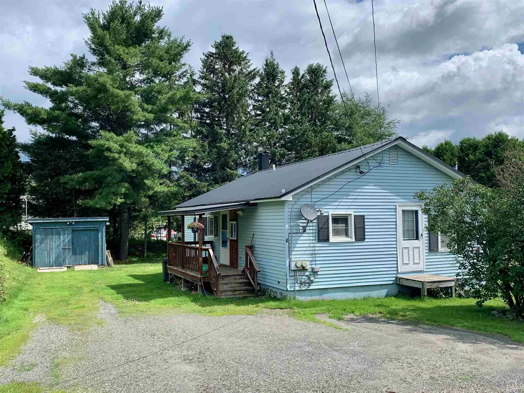33 Edwards Street Colebrook NH 03576