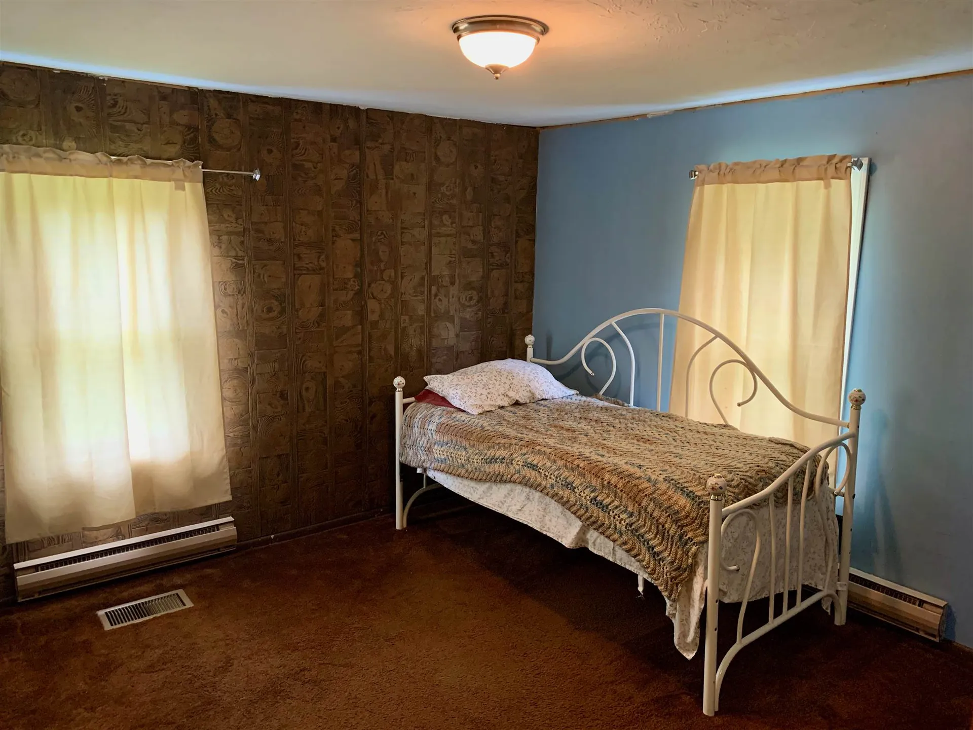 33 Edwards Street Colebrook NH 03576