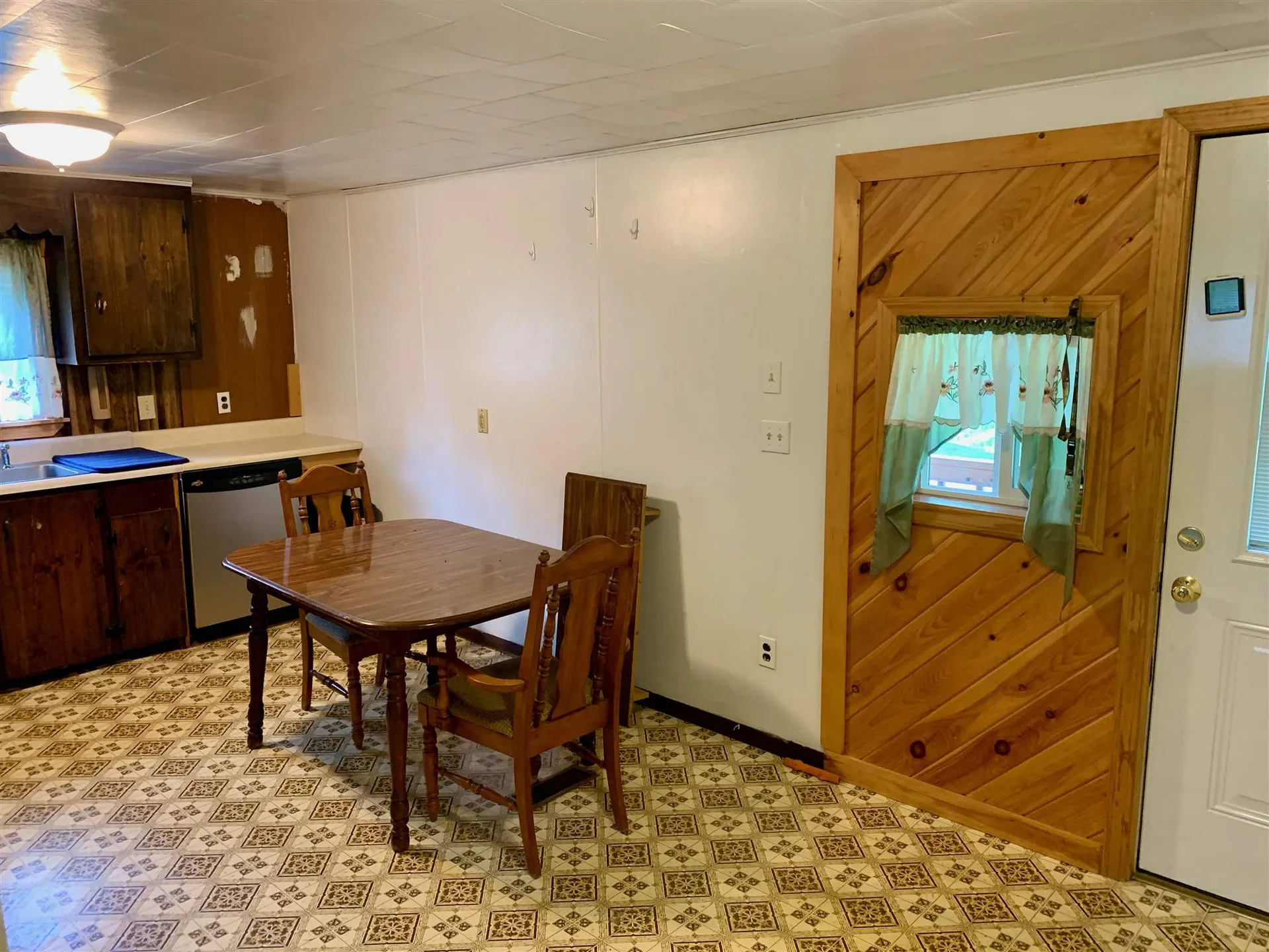 33 Edwards Street Colebrook NH 03576