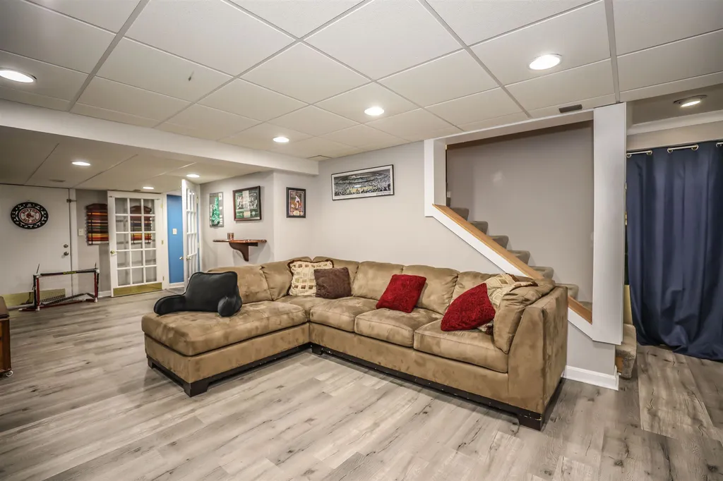 14 Farrwood Drive Hooksett NH 03106