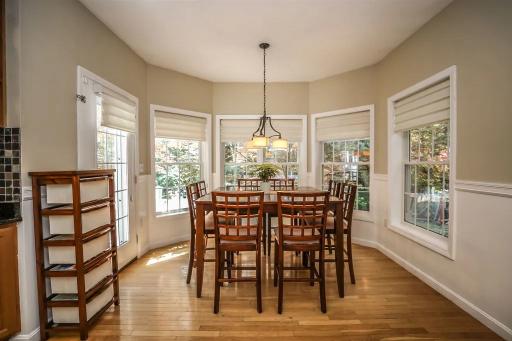 14 Farrwood Drive Hooksett NH 03106
