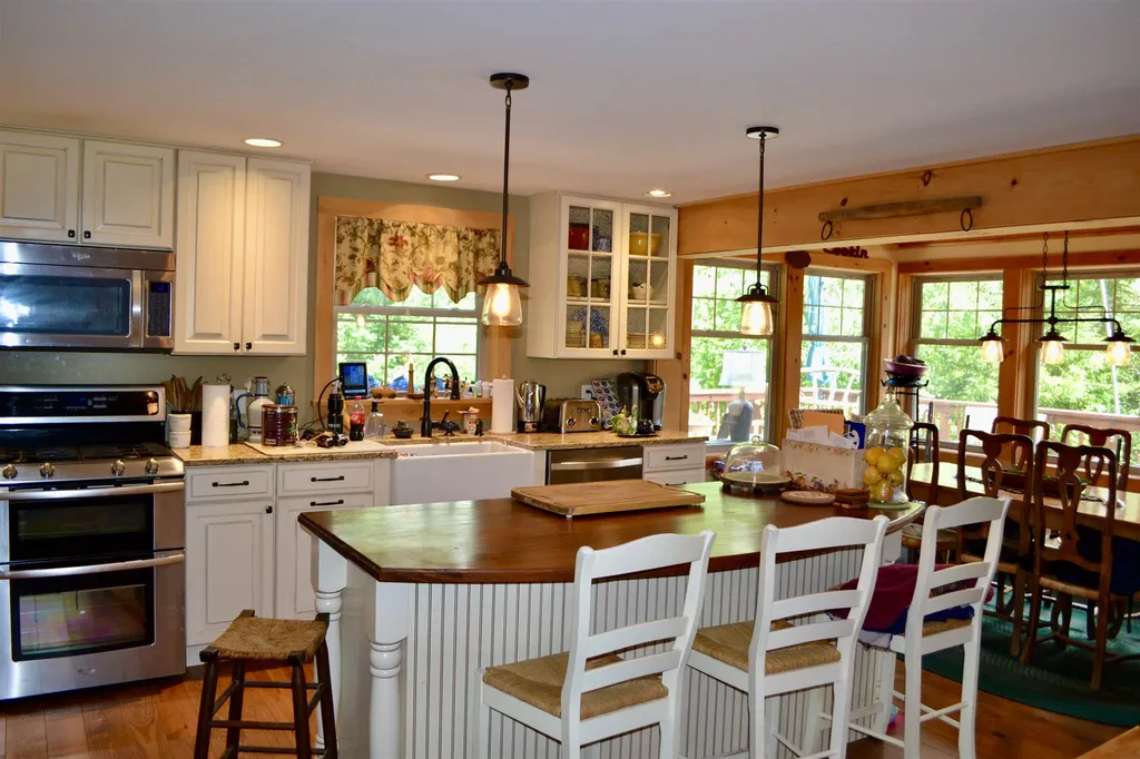 560 Rabbit Road Warren VT 05674
