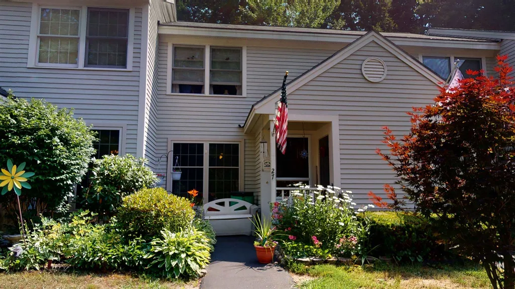 27 Woodland Green Rochester NH 03868