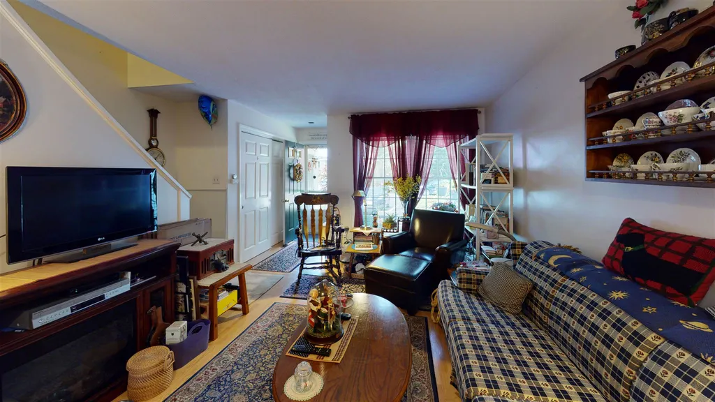 27 Woodland Green Rochester NH 03868