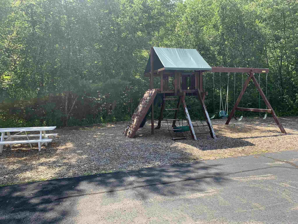 27 Woodland Green Rochester NH 03868