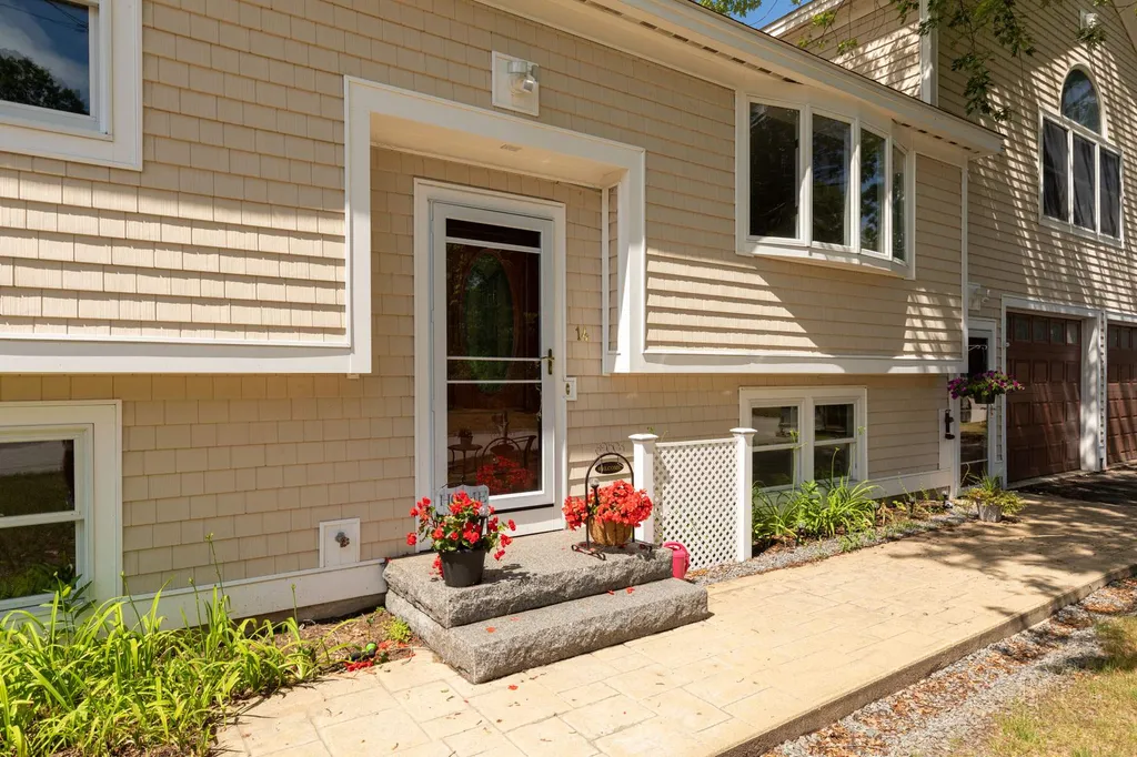 14 Partridge Lane Dover NH 03820