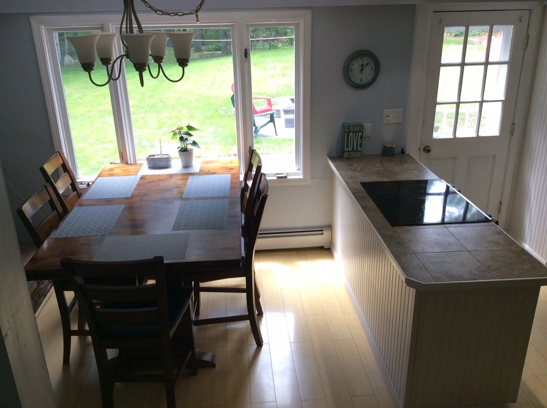 6 Shasta Drive Londonderry NH 03053