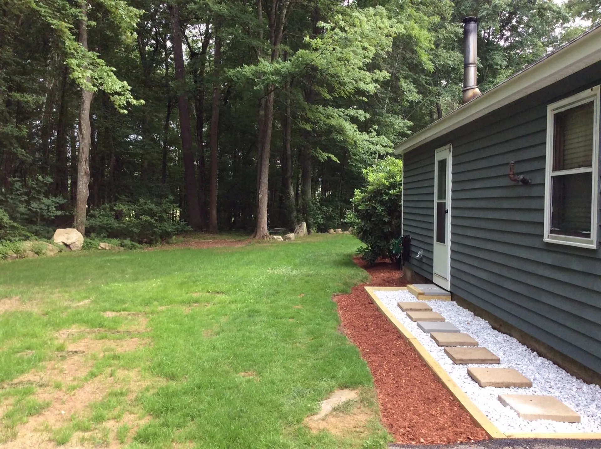 6 Shasta Drive Londonderry NH 03053