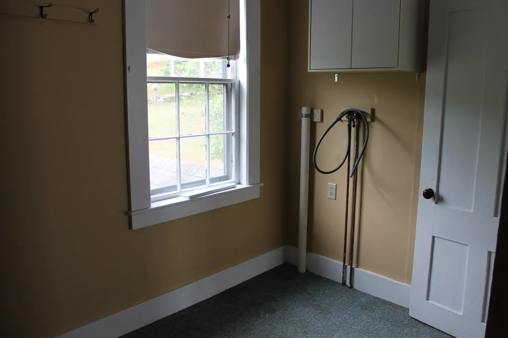 1576 Dover Road Epsom NH 03234