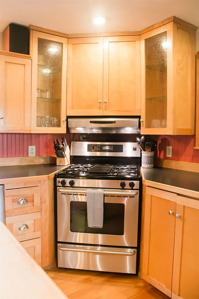 54 East Street Bristol VT 05443