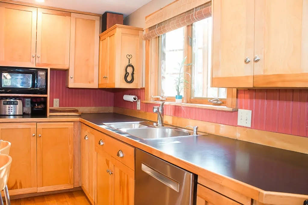 54 East Street Bristol VT 05443