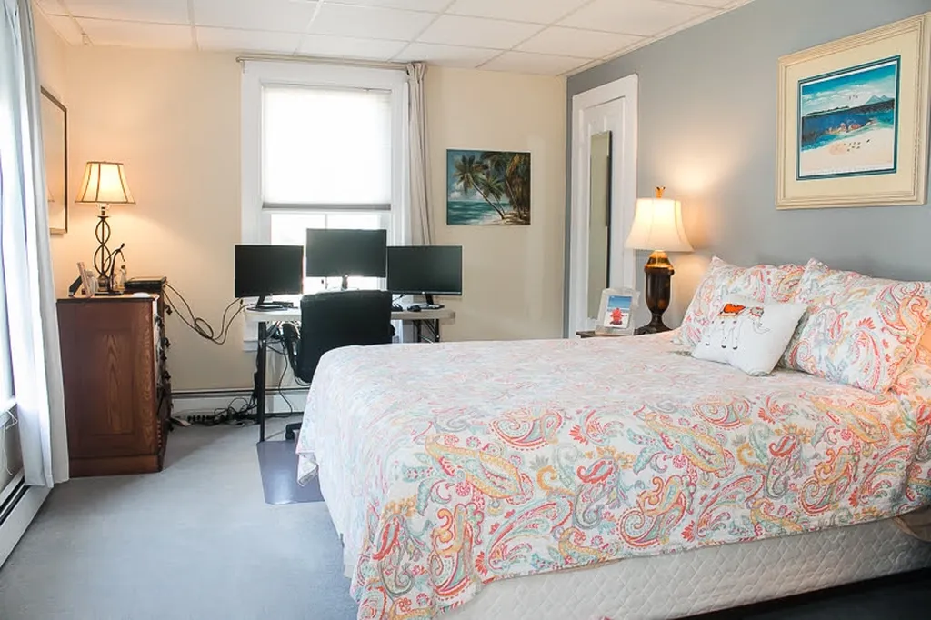 54 East Street Bristol VT 05443