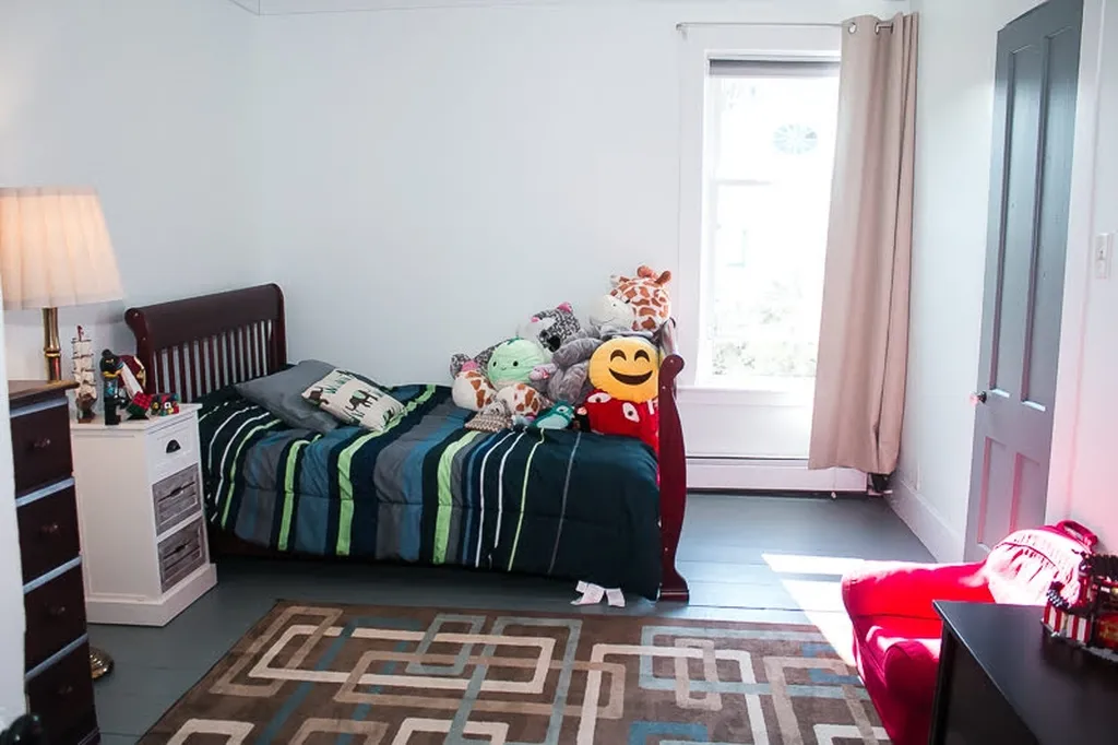 54 East Street Bristol VT 05443