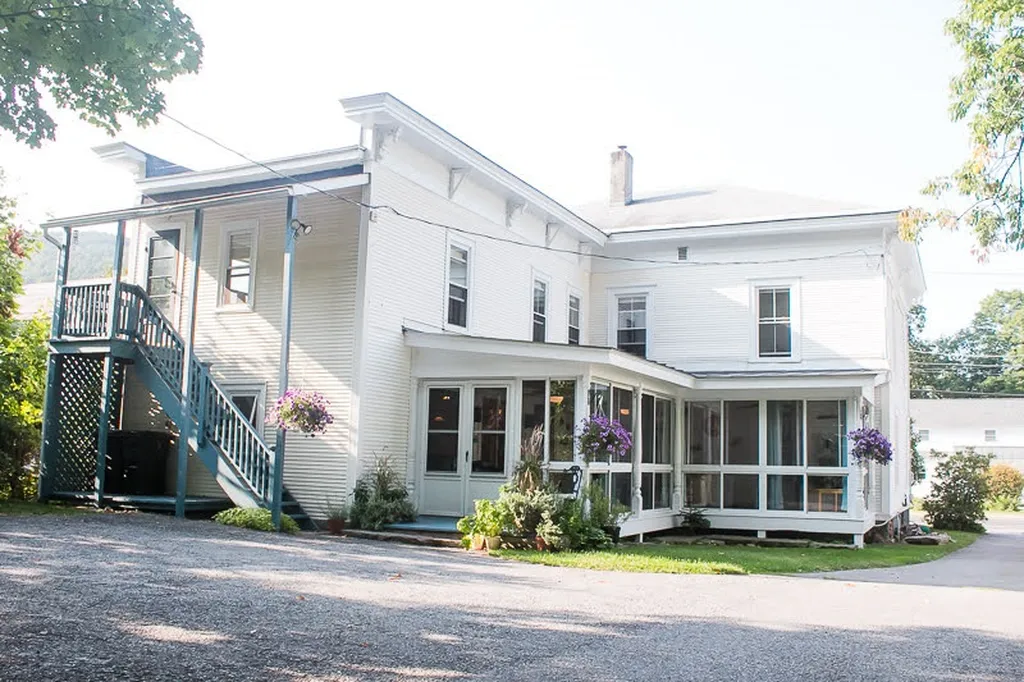 54 East Street Bristol VT 05443