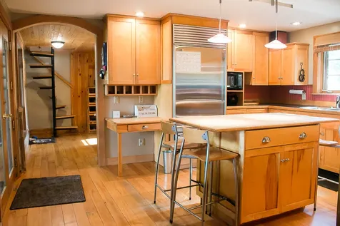 54 East Street Bristol VT 05443