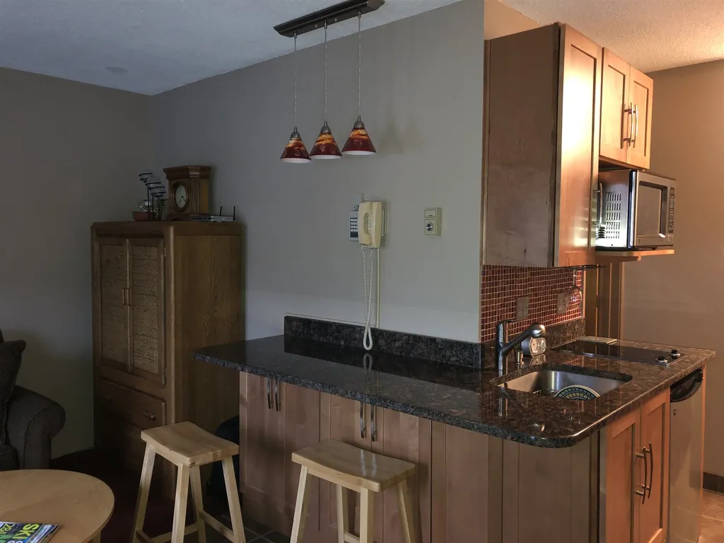 65 Huckleberry Lane Warren VT 05674