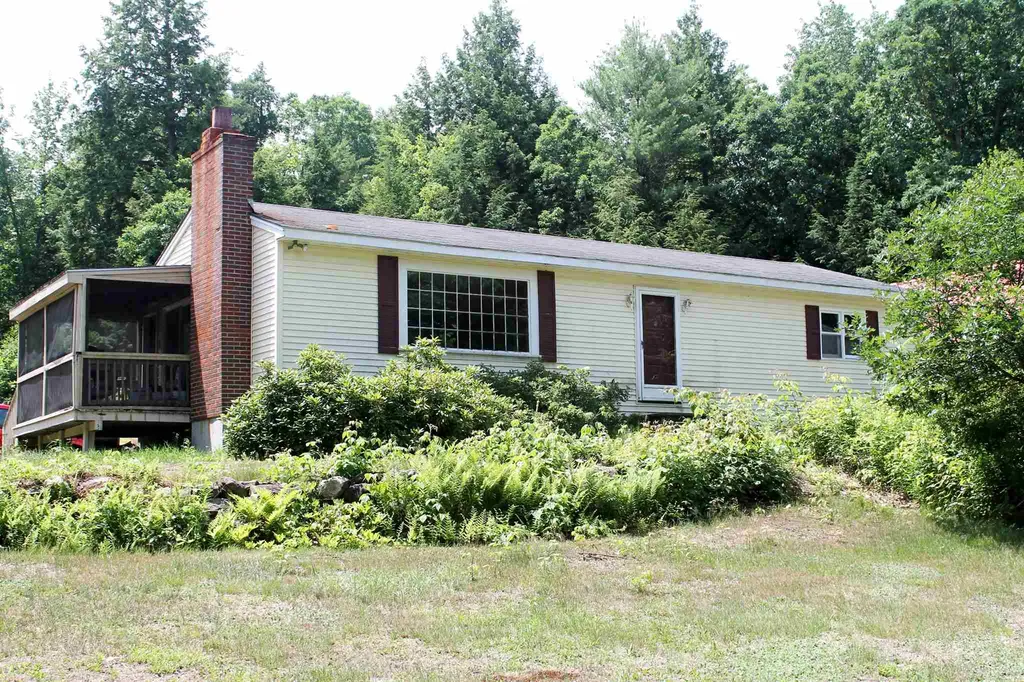 66 Hanson Road Chester NH 03036