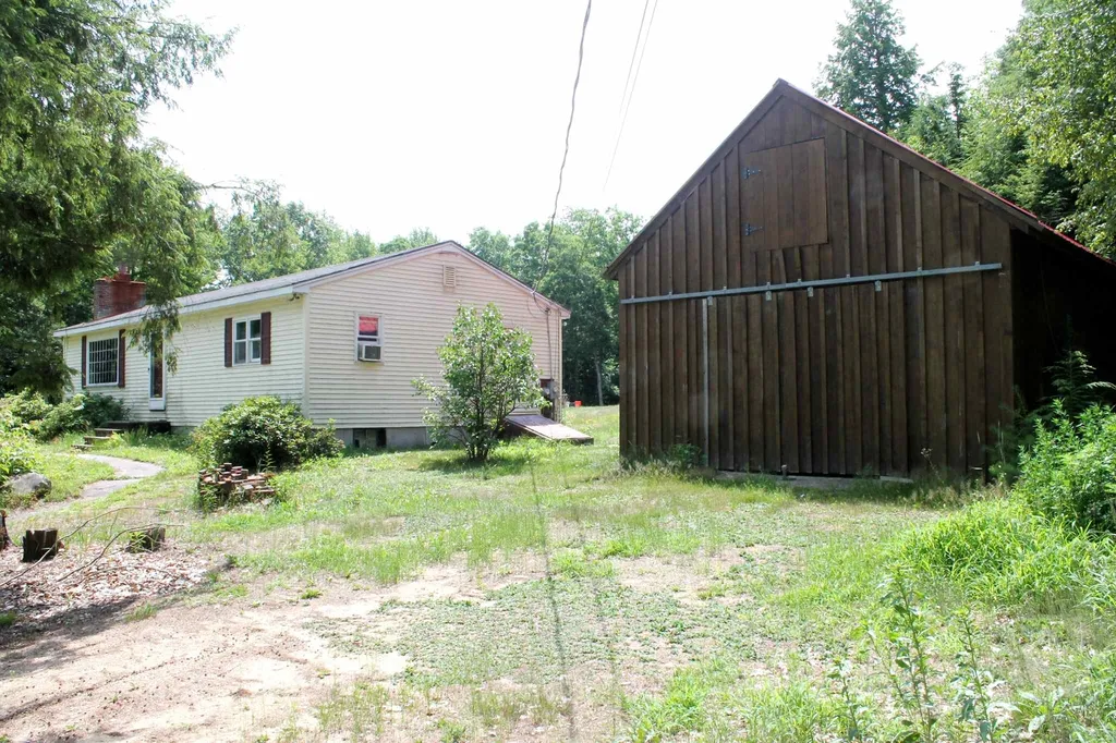 66 Hanson Road Chester NH 03036