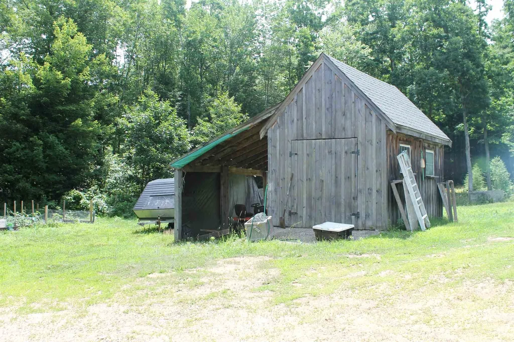 66 Hanson Road Chester NH 03036