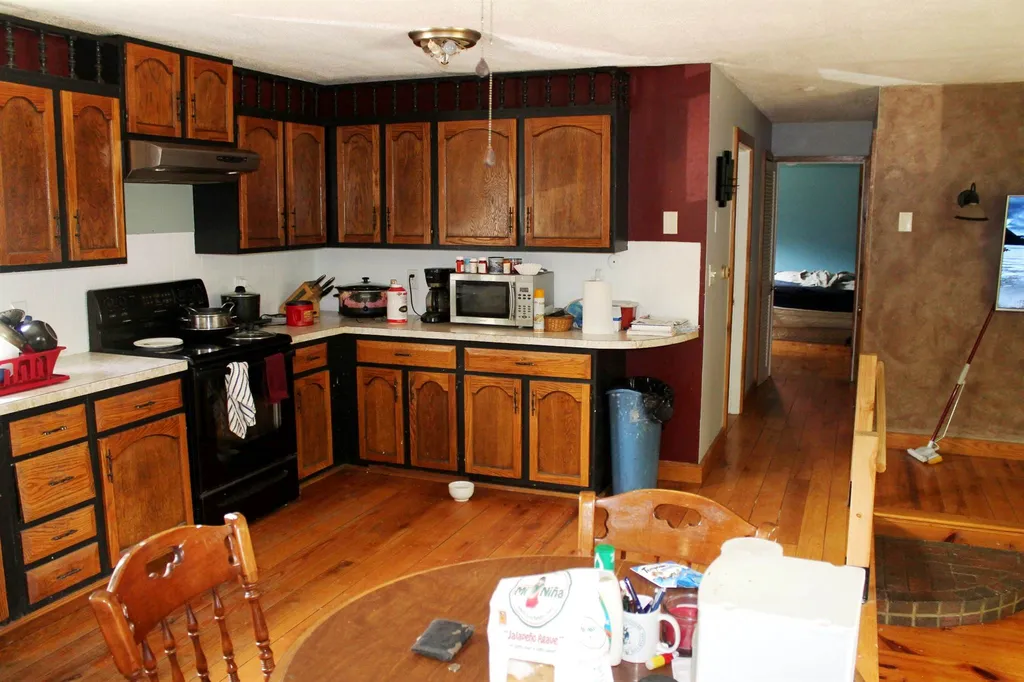66 Hanson Road Chester NH 03036