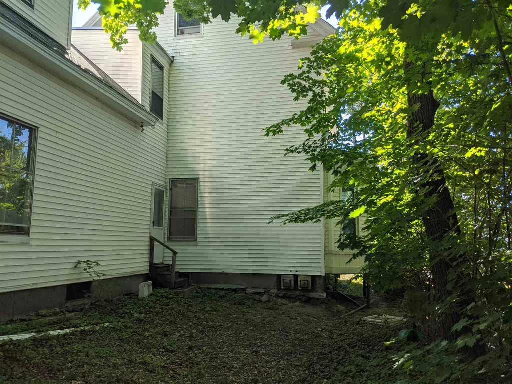 27 Knight Street Rochester NH 03867