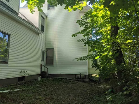 27 Knight Street Rochester NH 03867