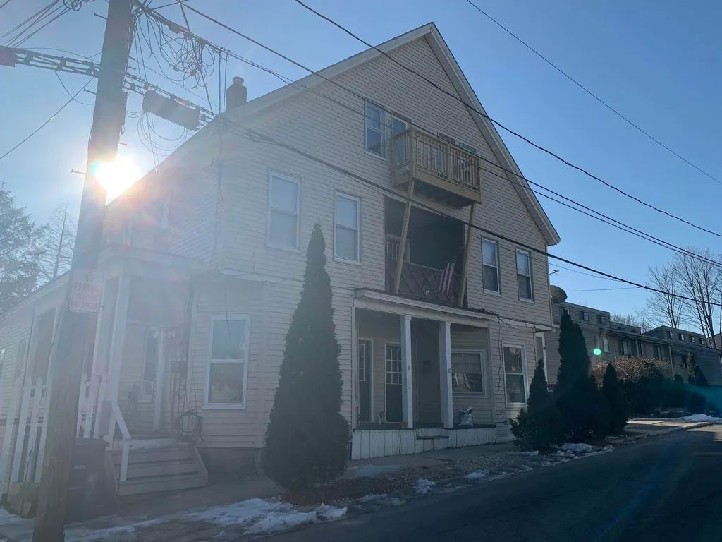 8-10 Beacon Street Nashua NH 03064