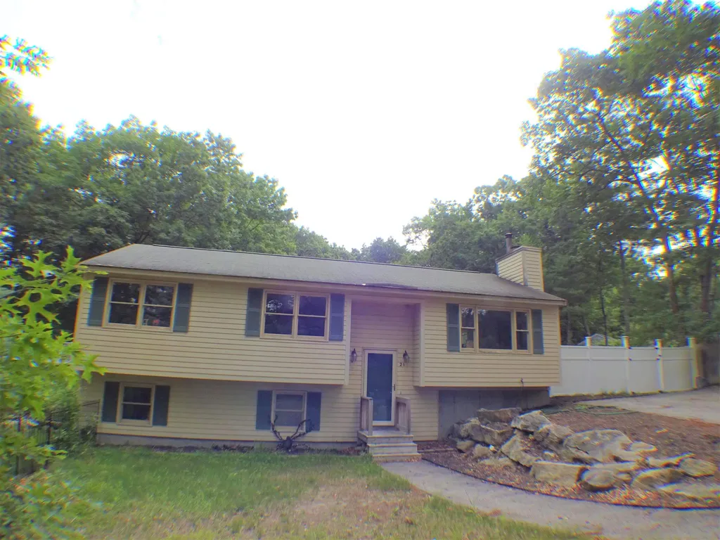 21 Garvin Road Derry NH 03038