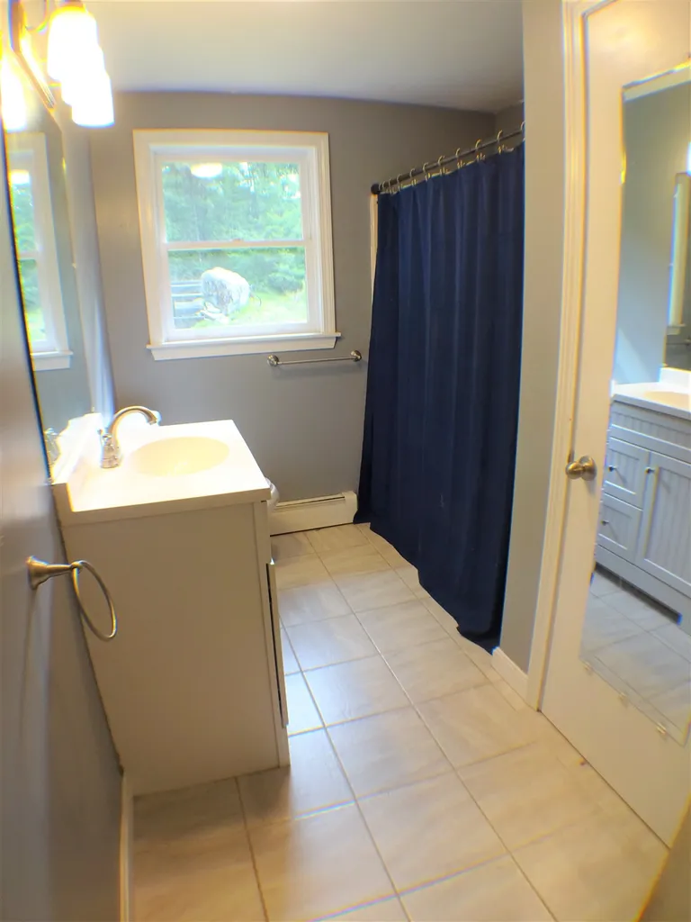 21 Garvin Road Derry NH 03038