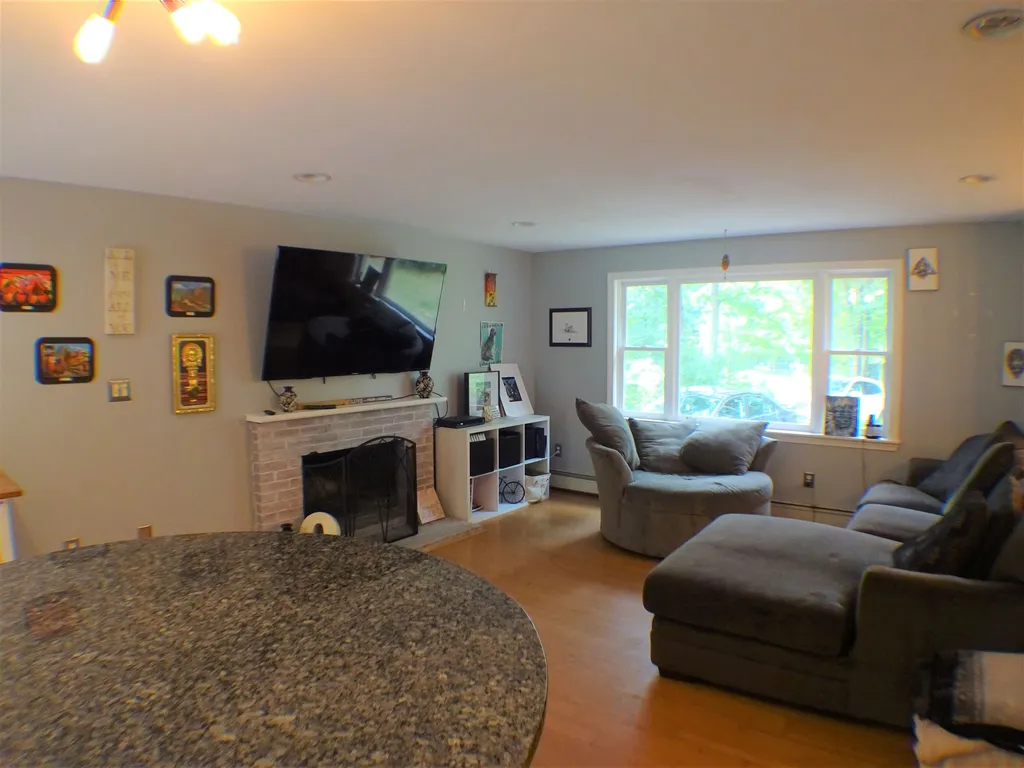 21 Garvin Road Derry NH 03038