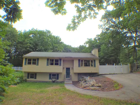 21 Garvin Road Derry NH 03038