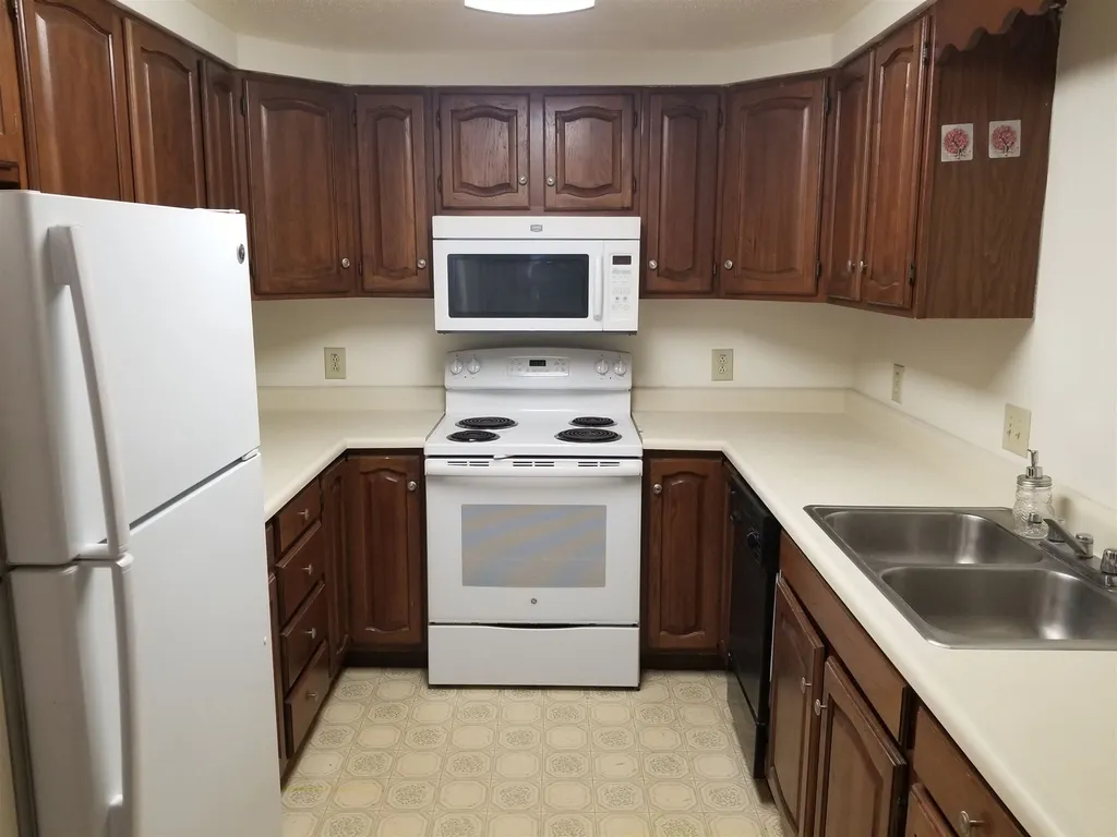 647 Bugbee Street Hartford VT 05001