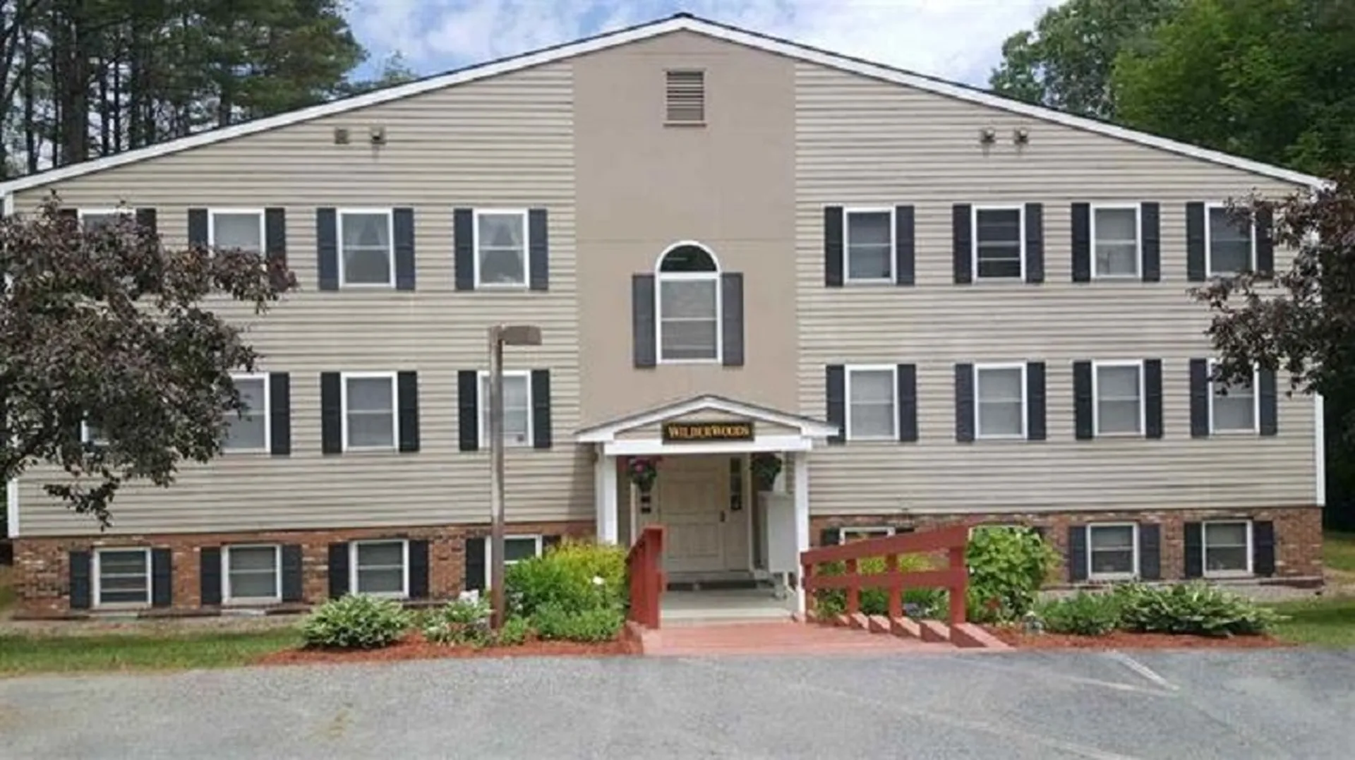 647 Bugbee Street Hartford VT 05001