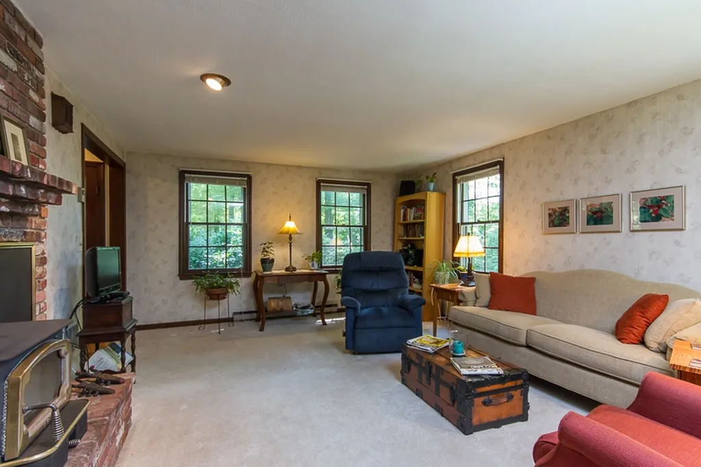 20 Putney Road Bow NH 03304