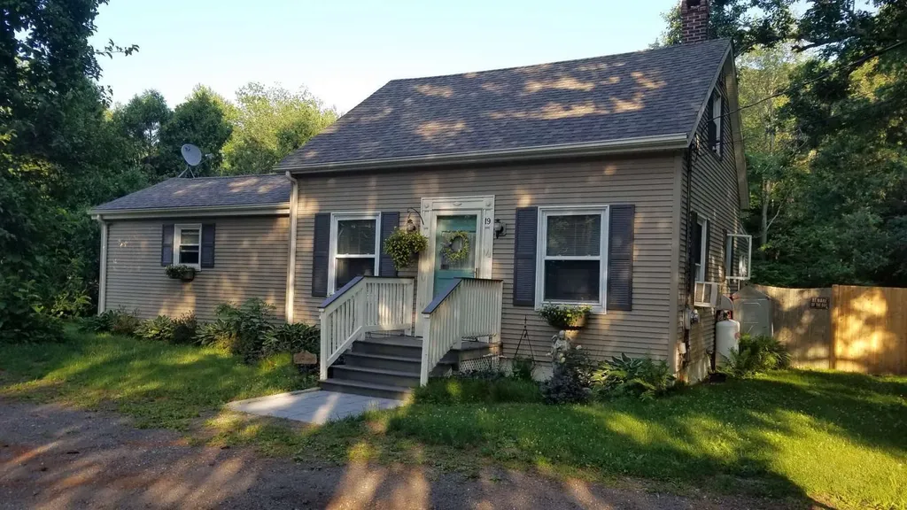 19 Main Street Plaistow NH 03865